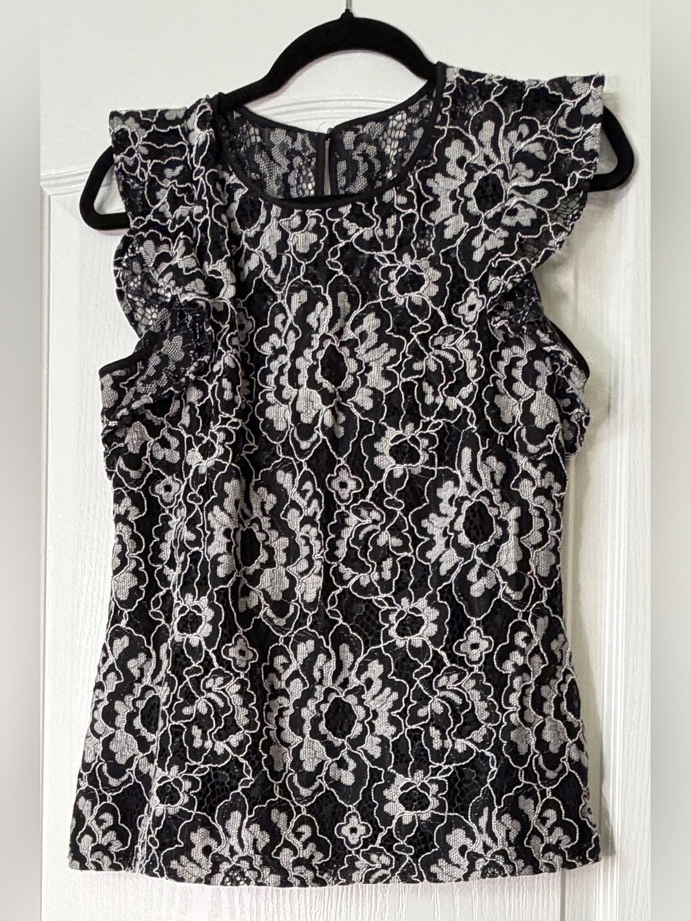 White House Black Market Floral Lace Top Size 10 Black Ivory Ruffle Sleeve Sheer